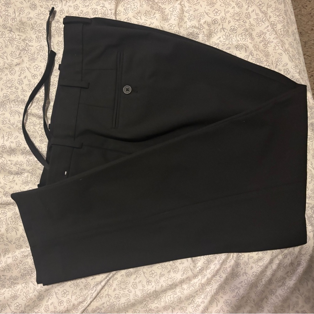 Uniqlo Smart Ankle Pants - Picture 3 of 4